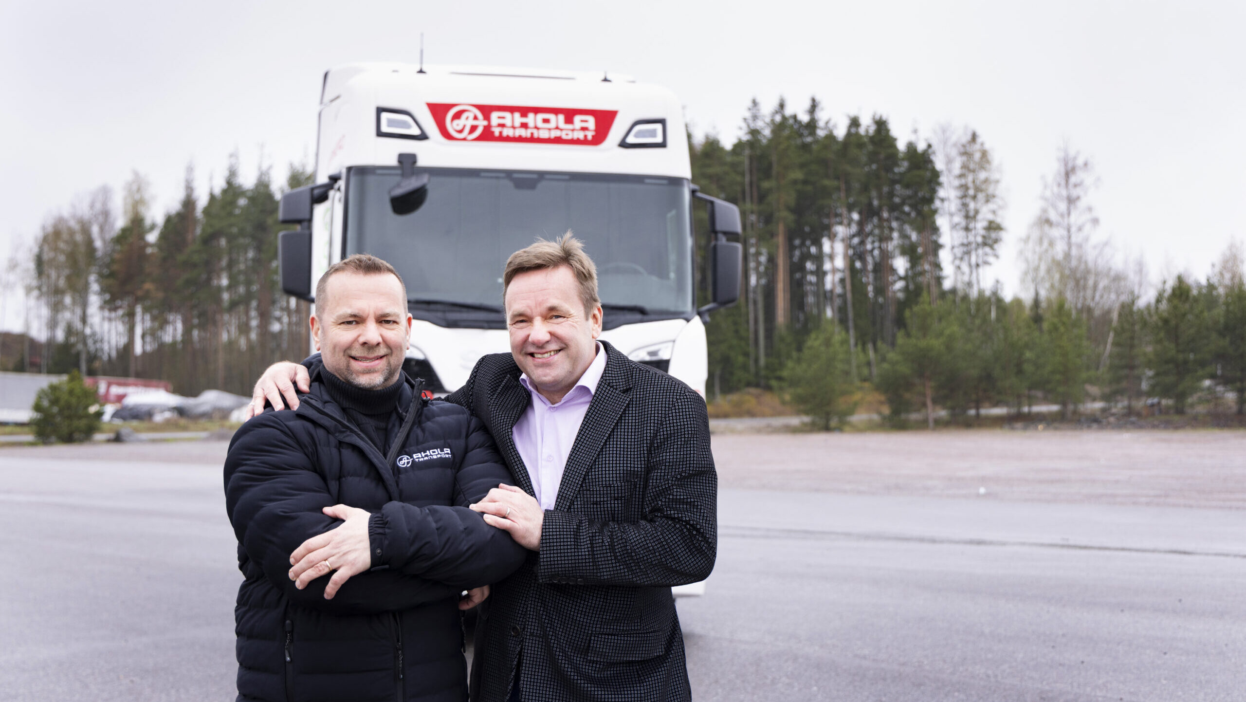 Teräskelat kulkevat Hämeenlinnasta Ruotsiin lähes päästöttömästi: ”Tätä ei kukaan pysty tekemään yksin”